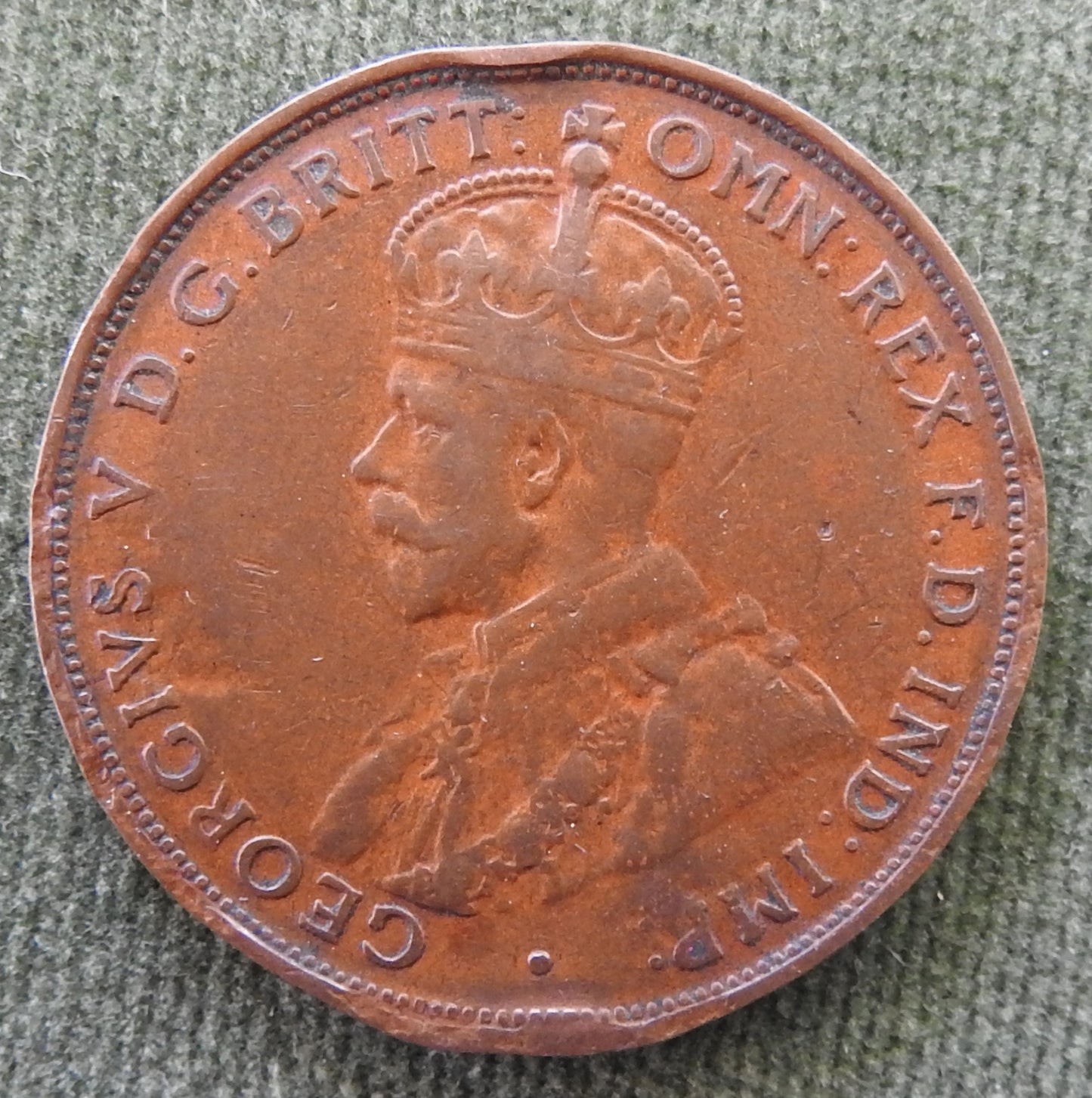 Australian 1933 1d 1 Penny King George V Coin - Clipped with Planchet Fault