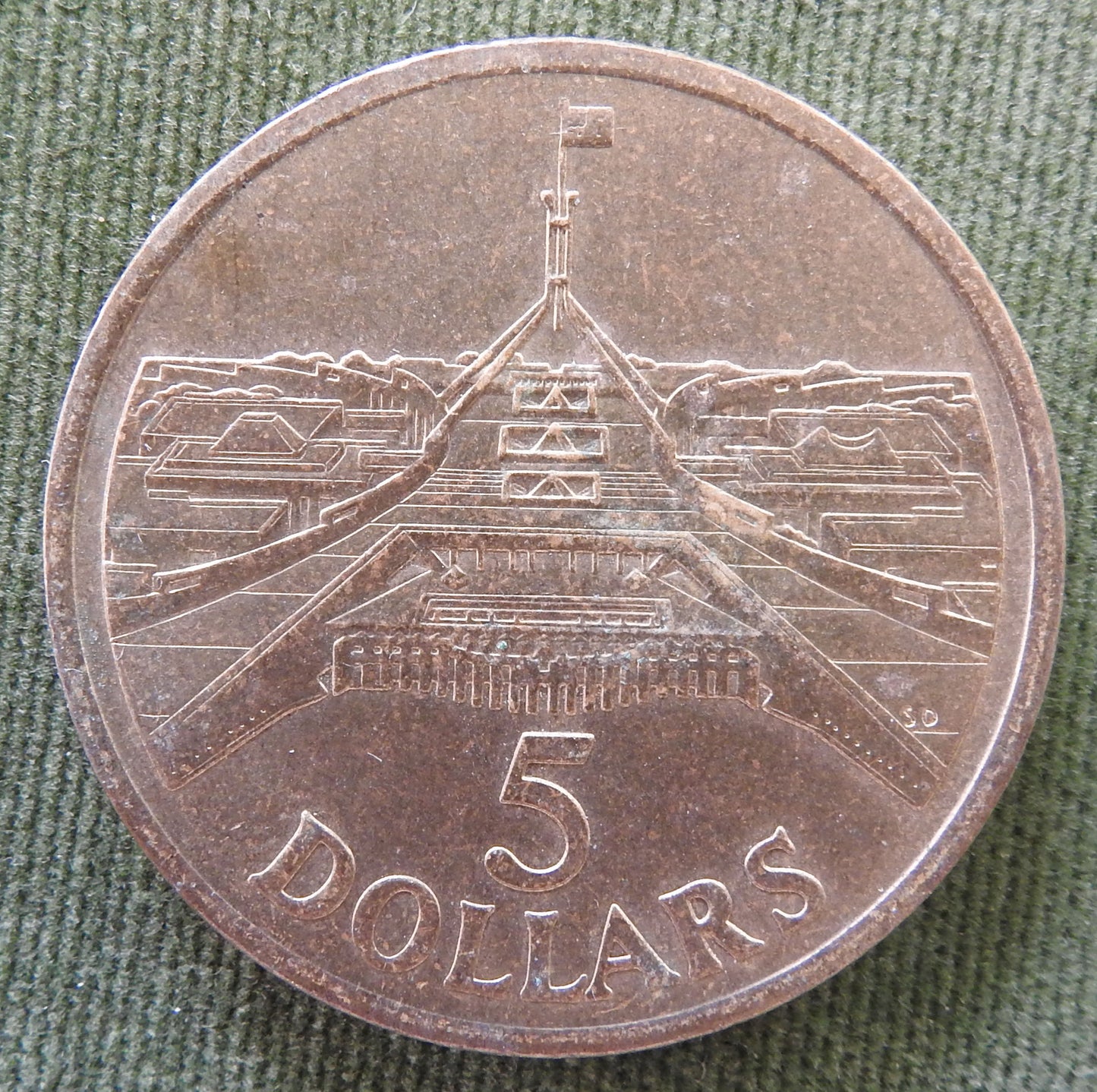 Australian 1988 5 Dollar Opening Of Parliament House QEII Coin