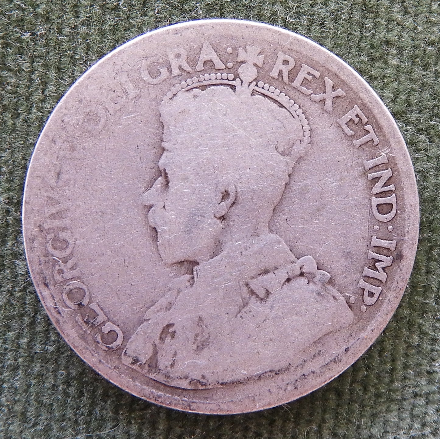 Canada 1911 - 1936 25 Cent Silver Coin - Heavily Worn