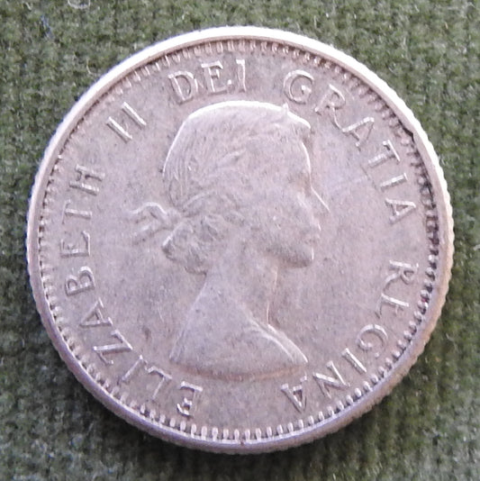 Canada 1962 10 Cent Bluenose Under Sail Queen Elizabeth II Silver Coin