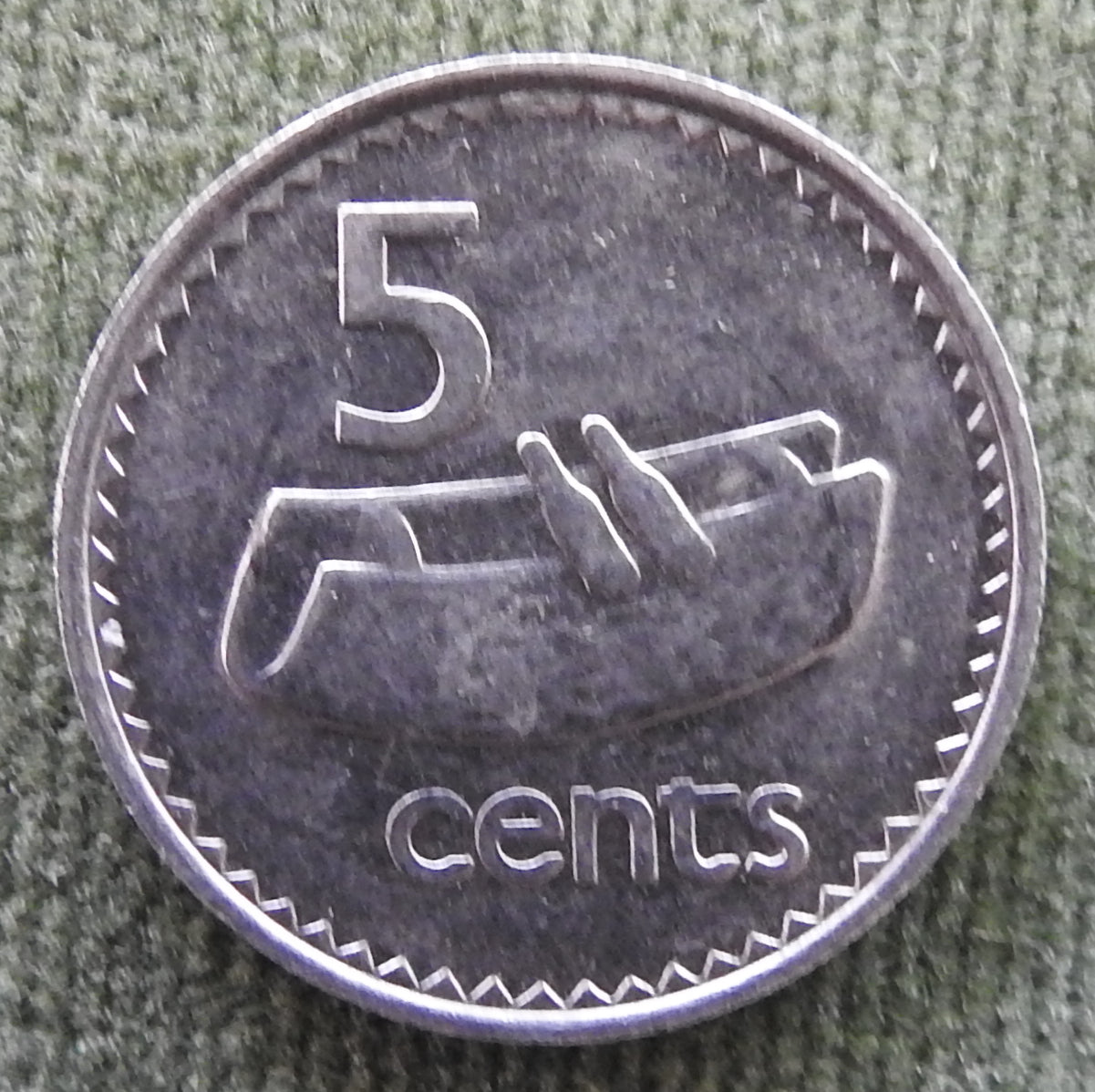 Fiji 1982 5 Cent Queen Elizabeth Coin - Drum