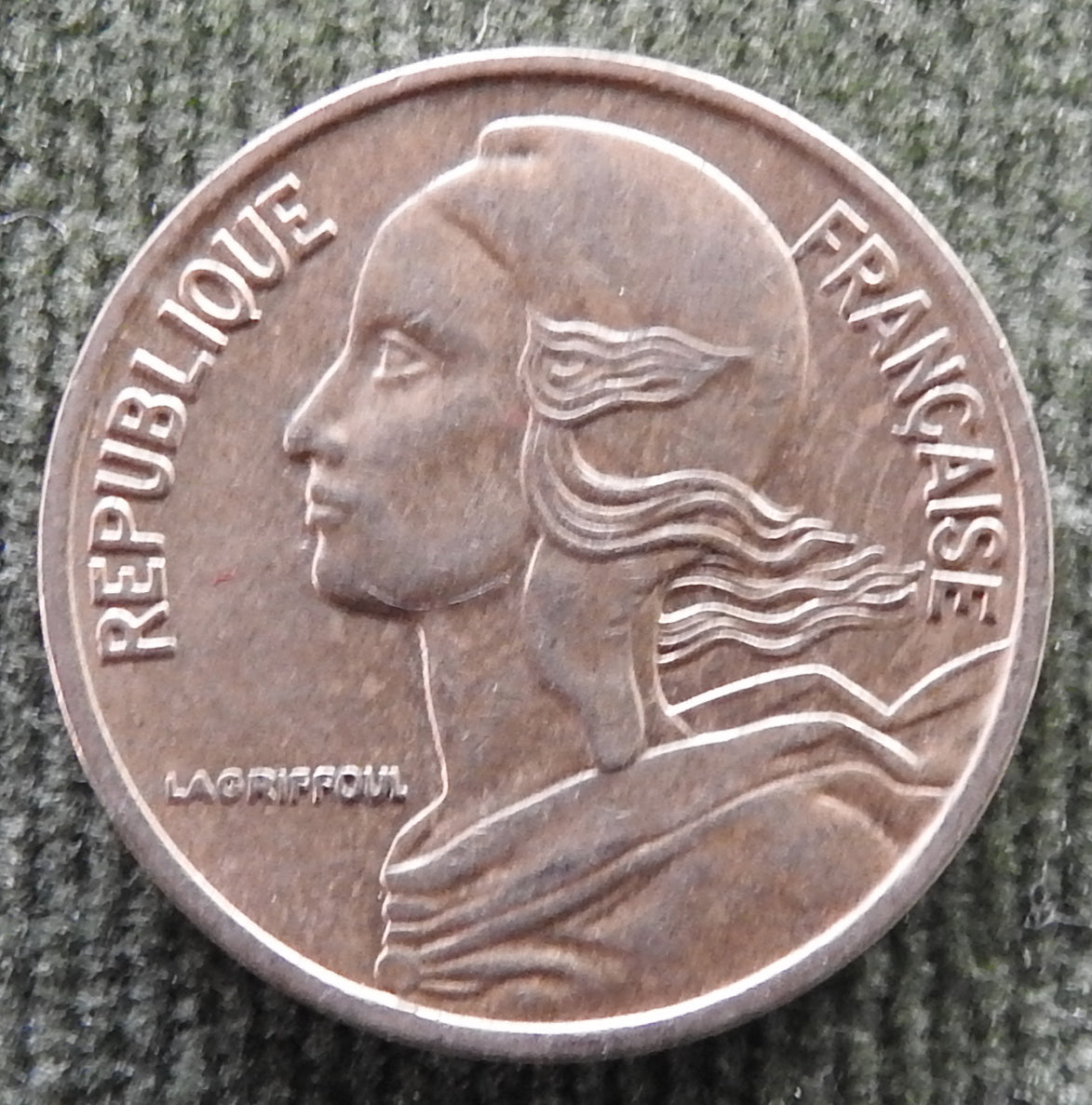French 1977 5 Centimes Coin - Circulated