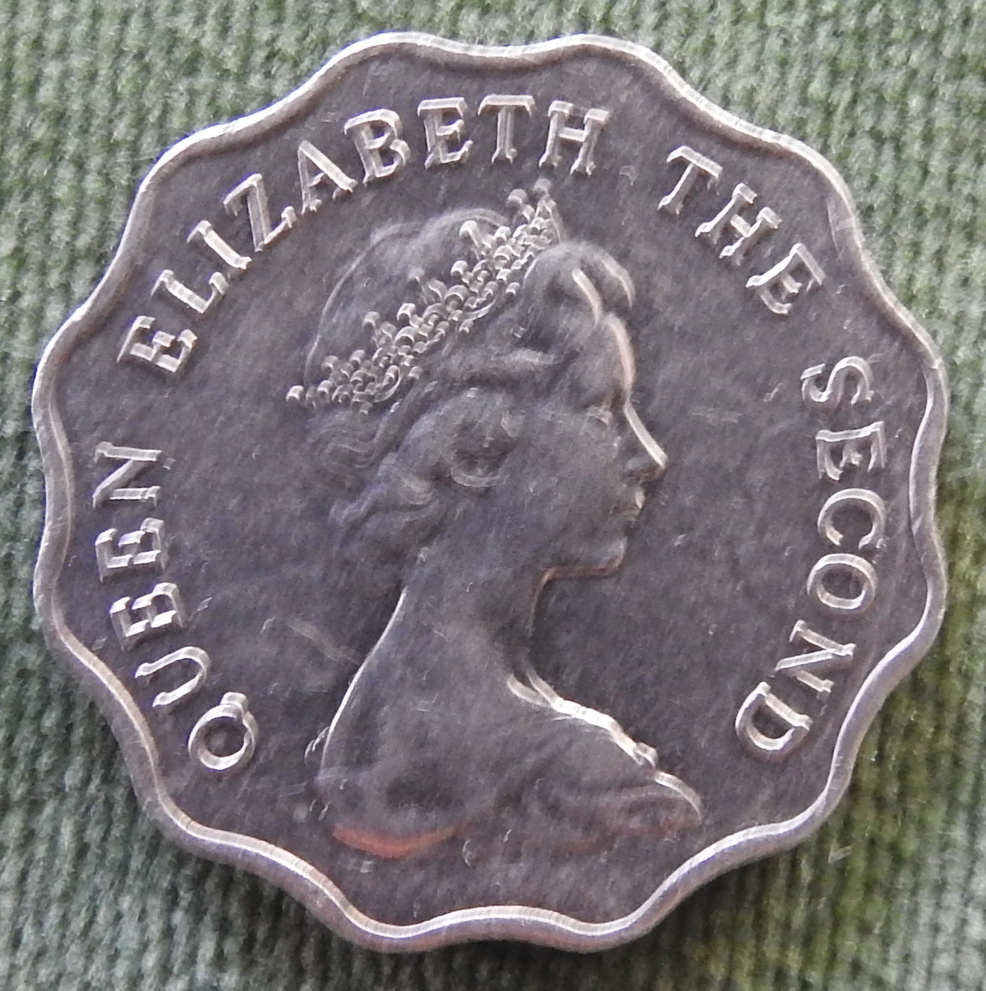 Hong Kong 1975 2 Dollar Queen Elizabeth II Coin - Circulated