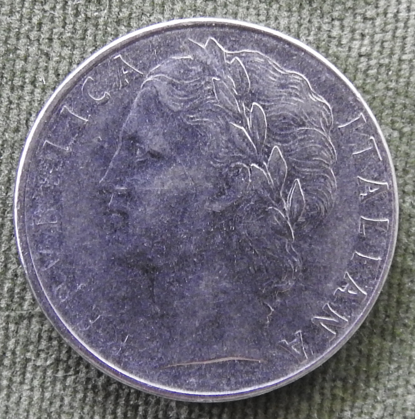 Italy 1977 100 Lire Goddess Minerva Facing Left Coin