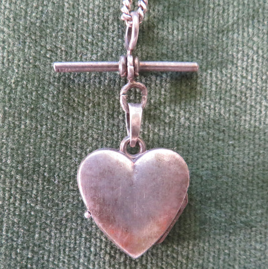 925 Sterling Silver Heart Shaped Photo Locket And T Bar Having A Decorated Front With Chain