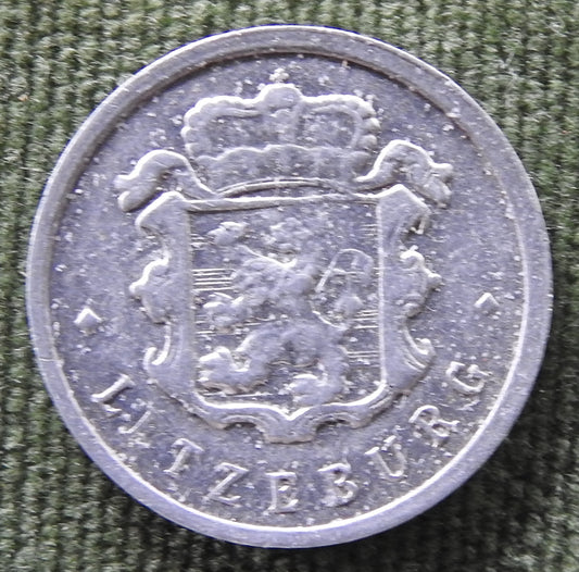Luxembourg 1963 25 Centimes Coin Crowned Shield Adorned With A Luxembourgish Lion