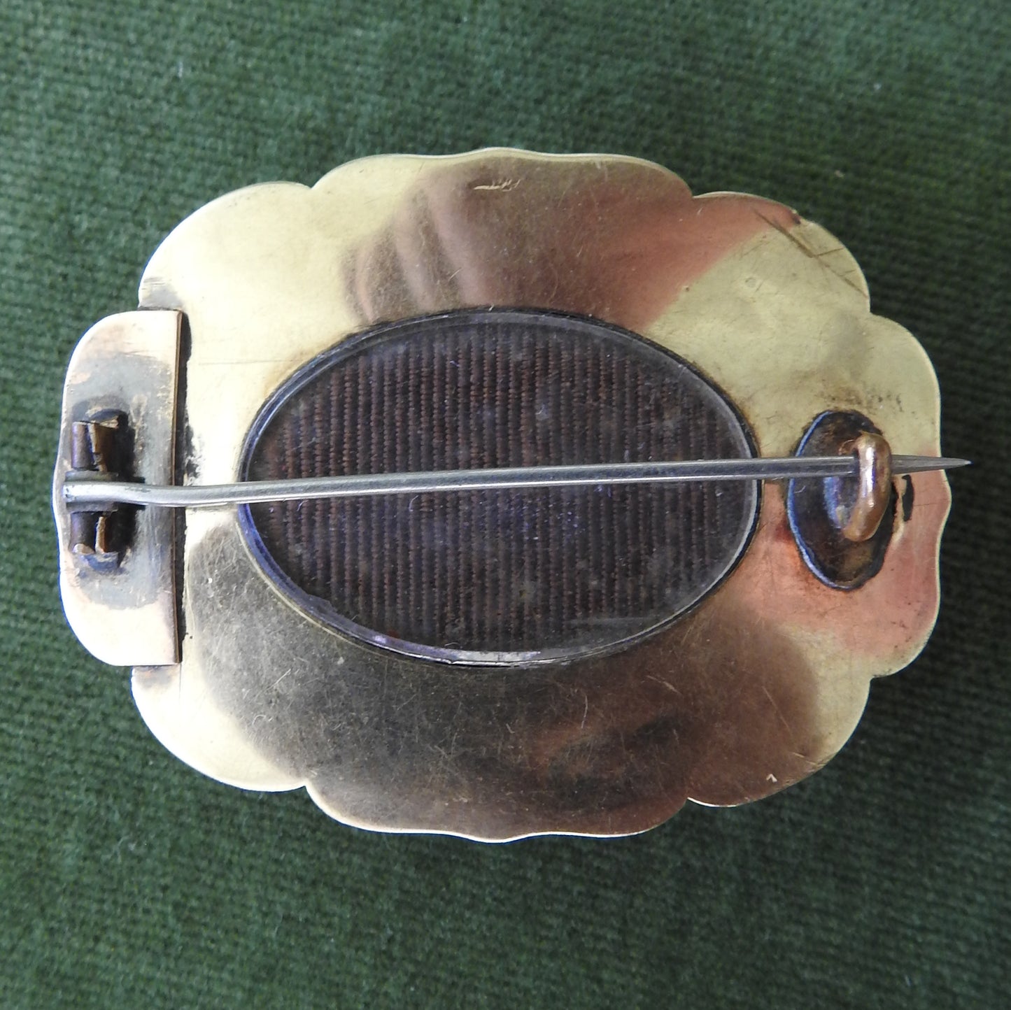 Unmarked Gold Oval Onyx Set With Pearls & Enameling Mourning Brooch