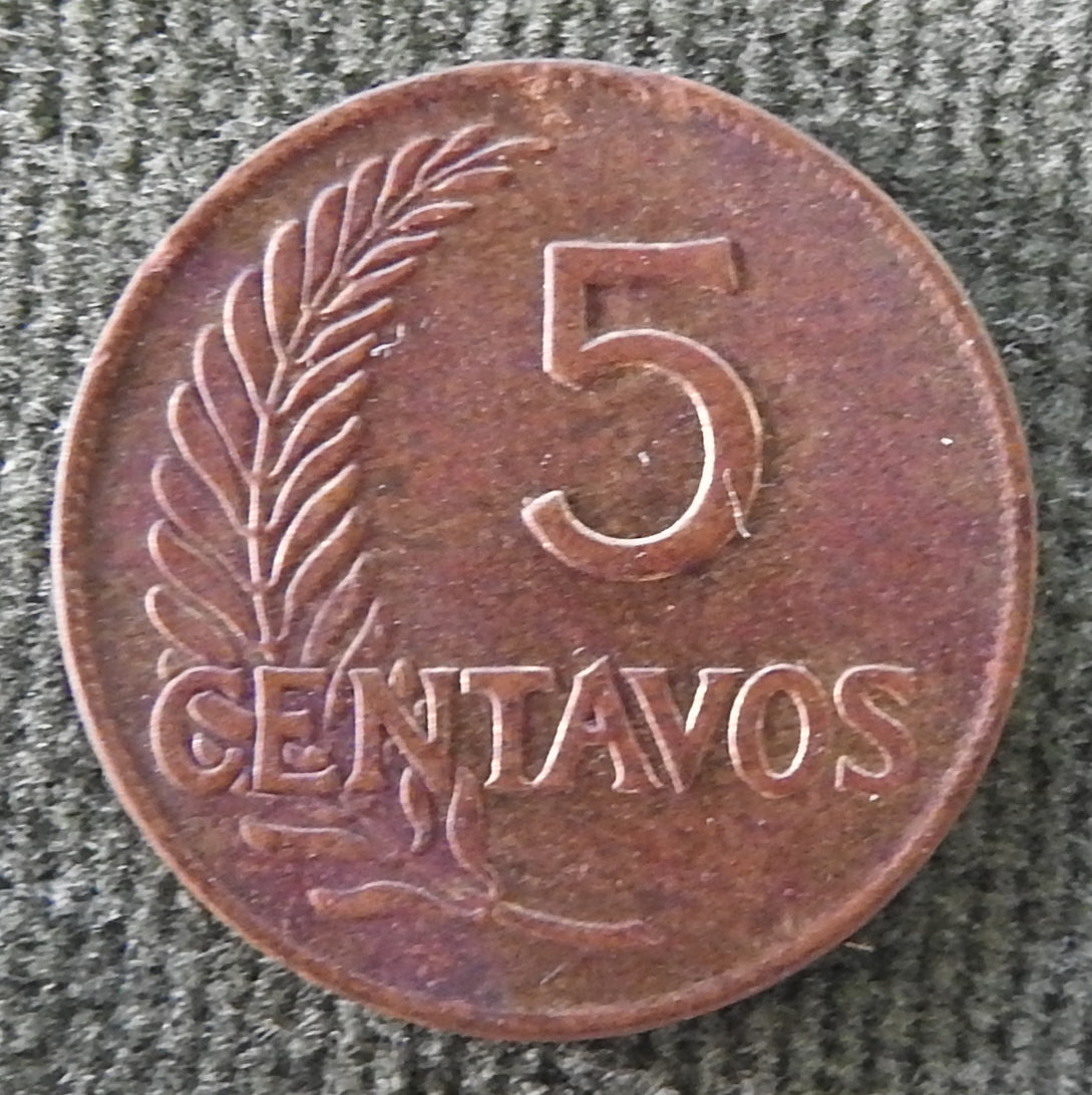Peru 1962 5 Centavos Coin - Circulated