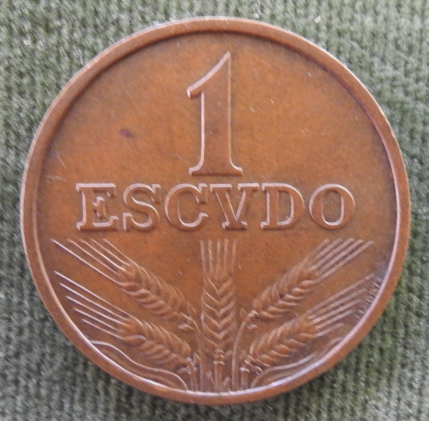 Portugal 1973 1 Escudo Five Wheat Ears Coin