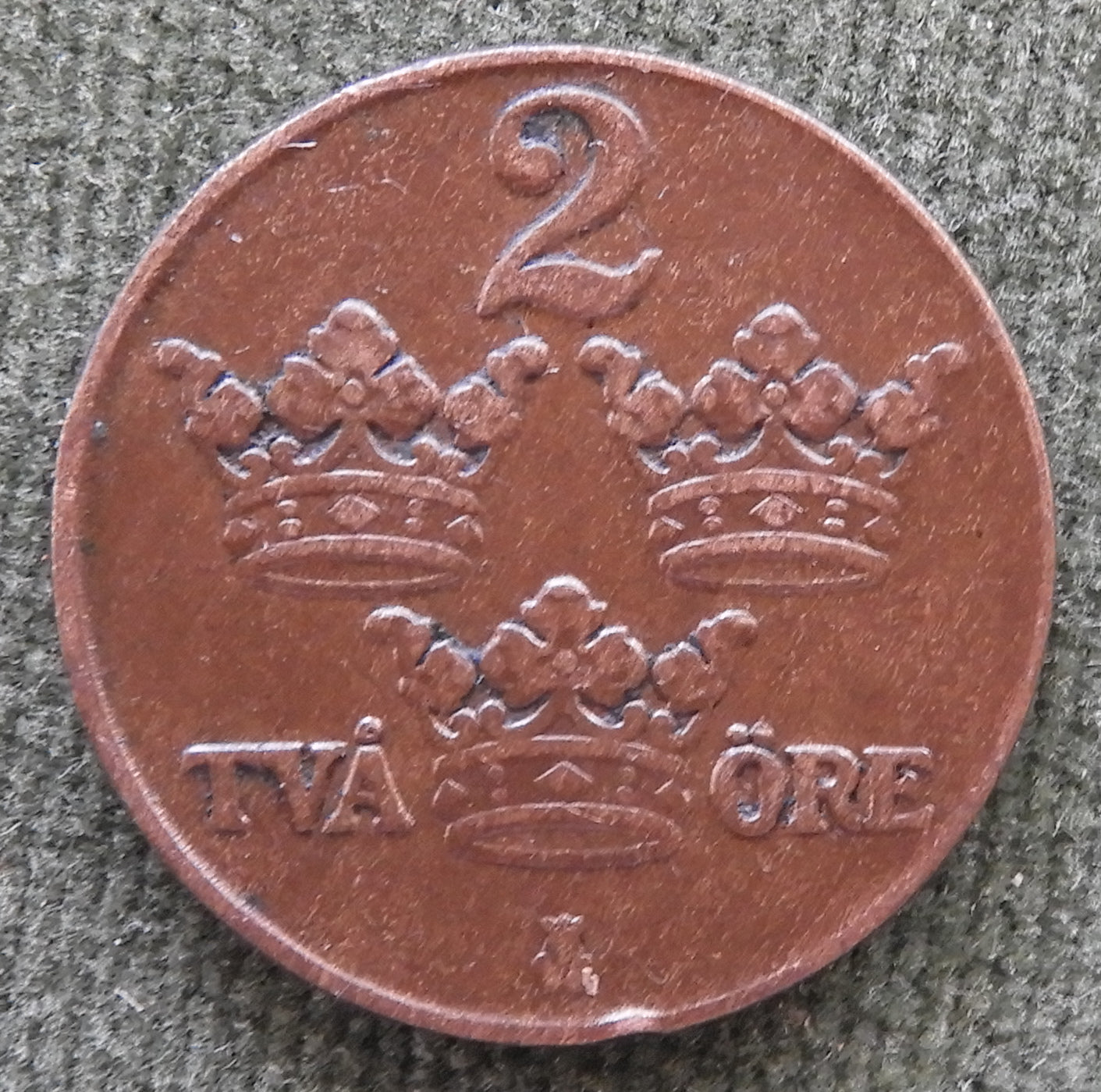 Sweden 1941 2 Ore Coin Crowned Double Monogram of King Gustaf V