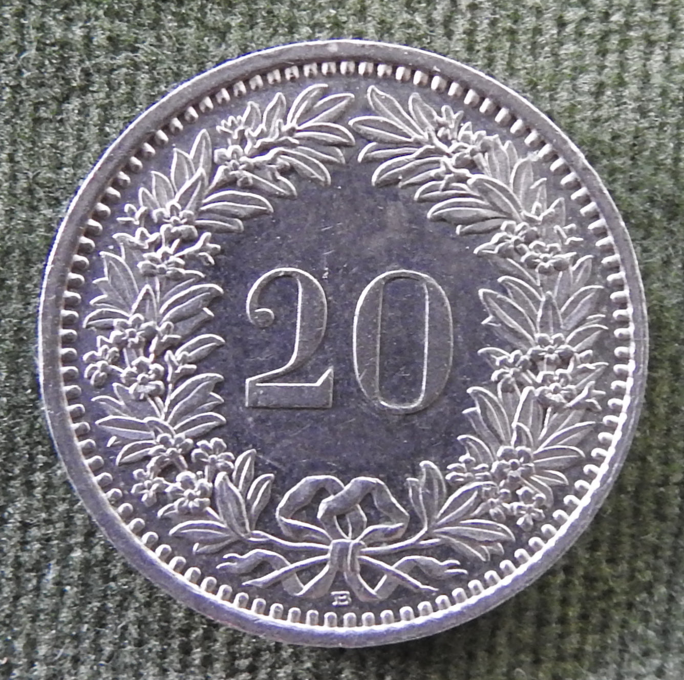 Helvetica Switzerland Swiss 1988 B 20 Rappen Coin