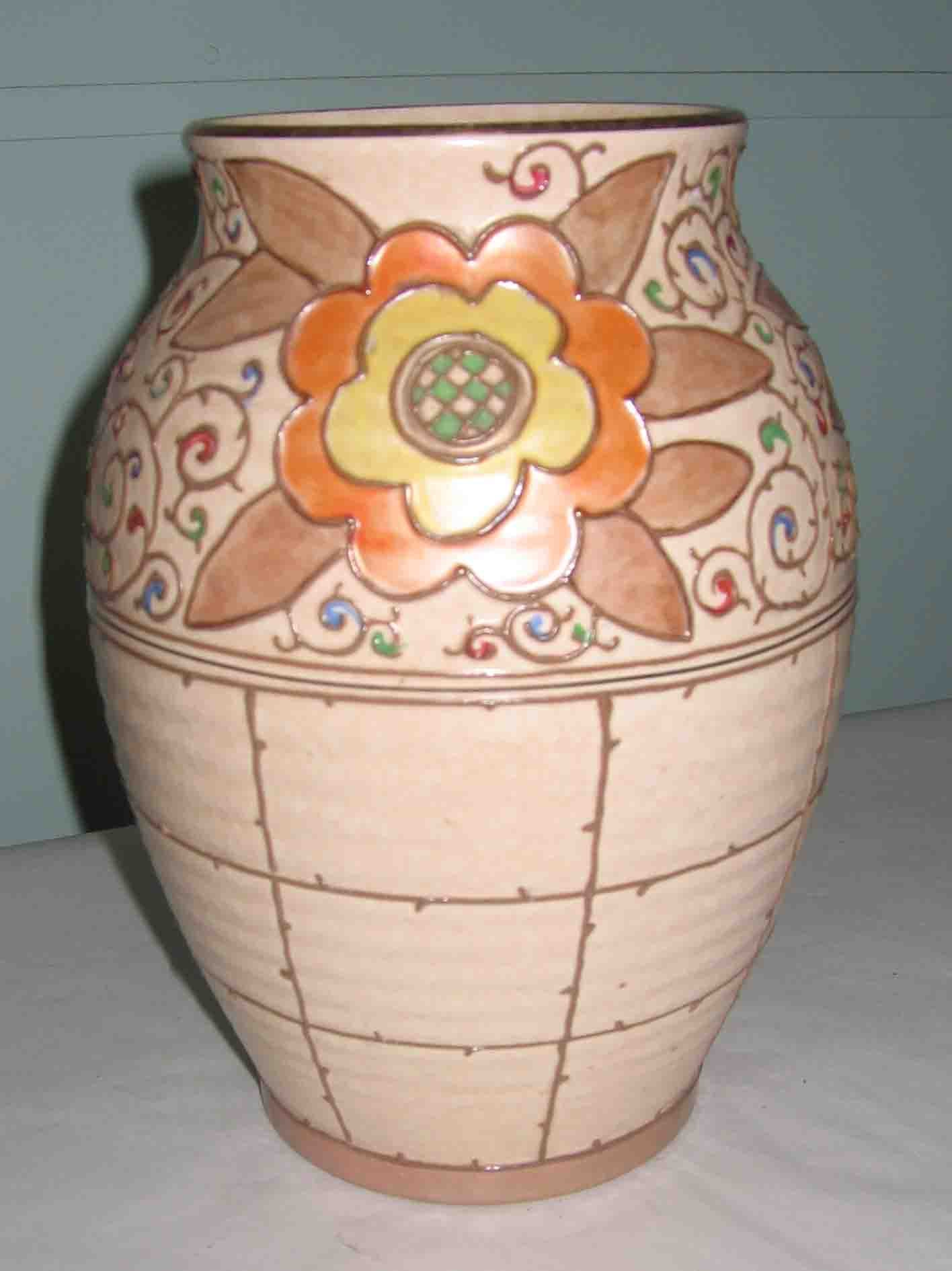 Charlotte Rhead vsae