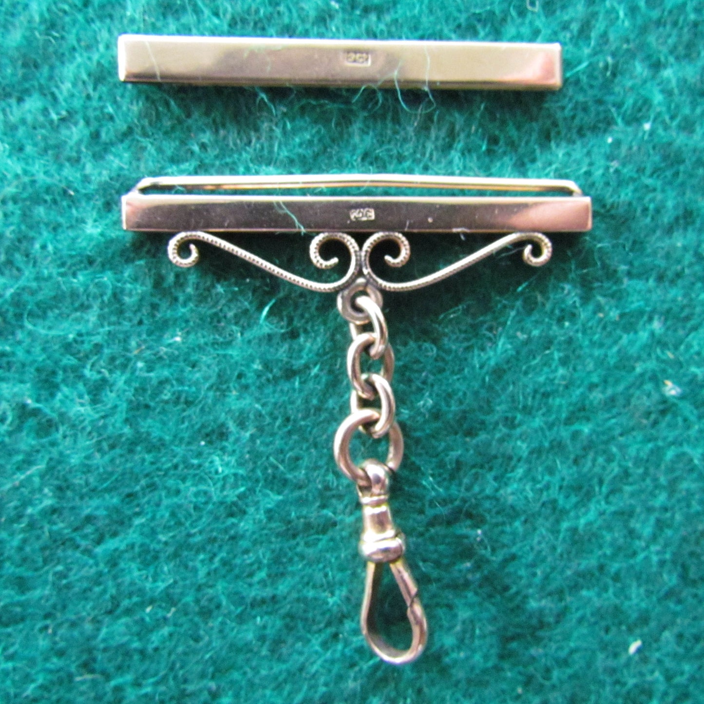 9ct Gold Nurses Watch Medallion Bar With Claw End With Ribbon Bar 4.45gms