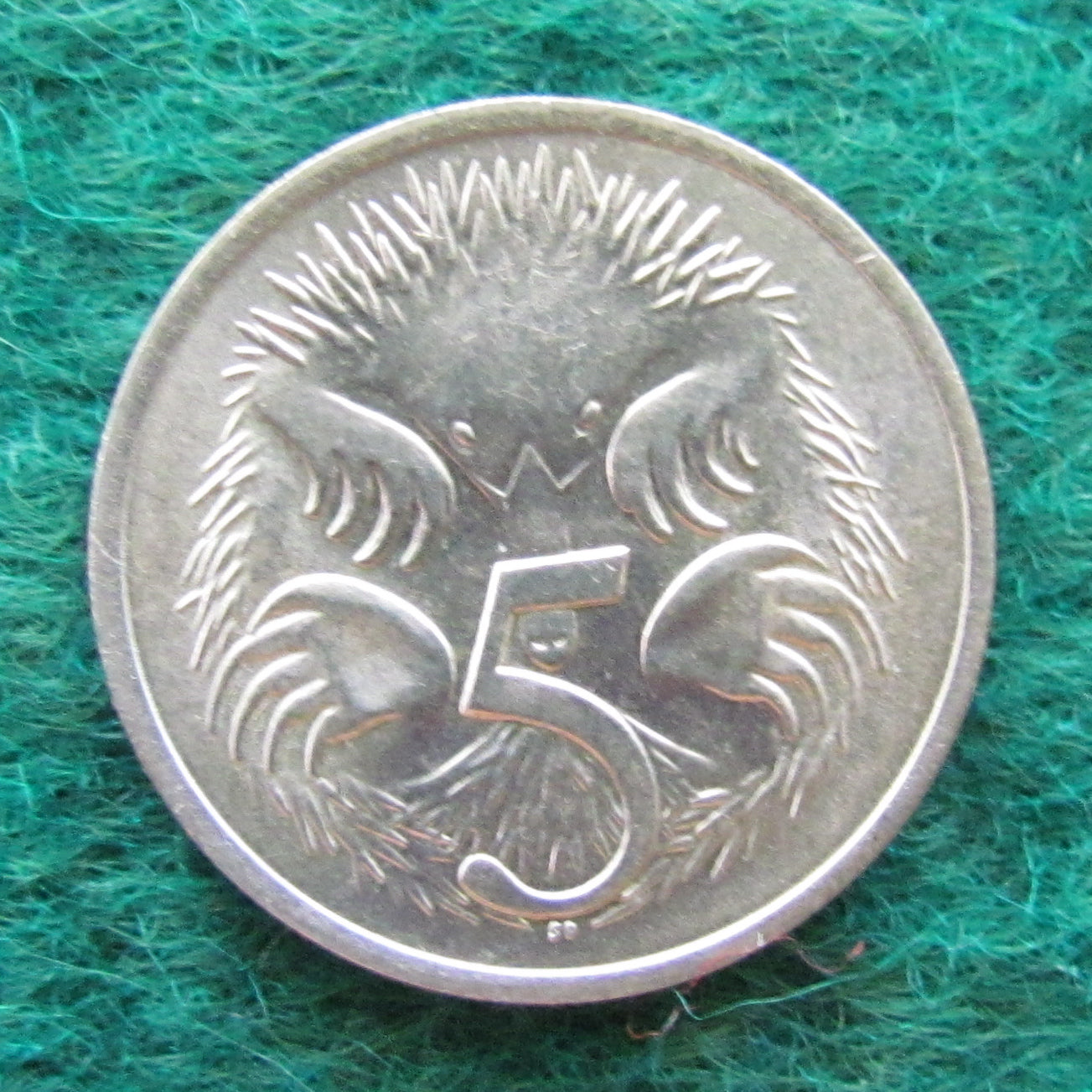 Australian 1979 5 Cent Queen Elizabeth II Coin - Circulated