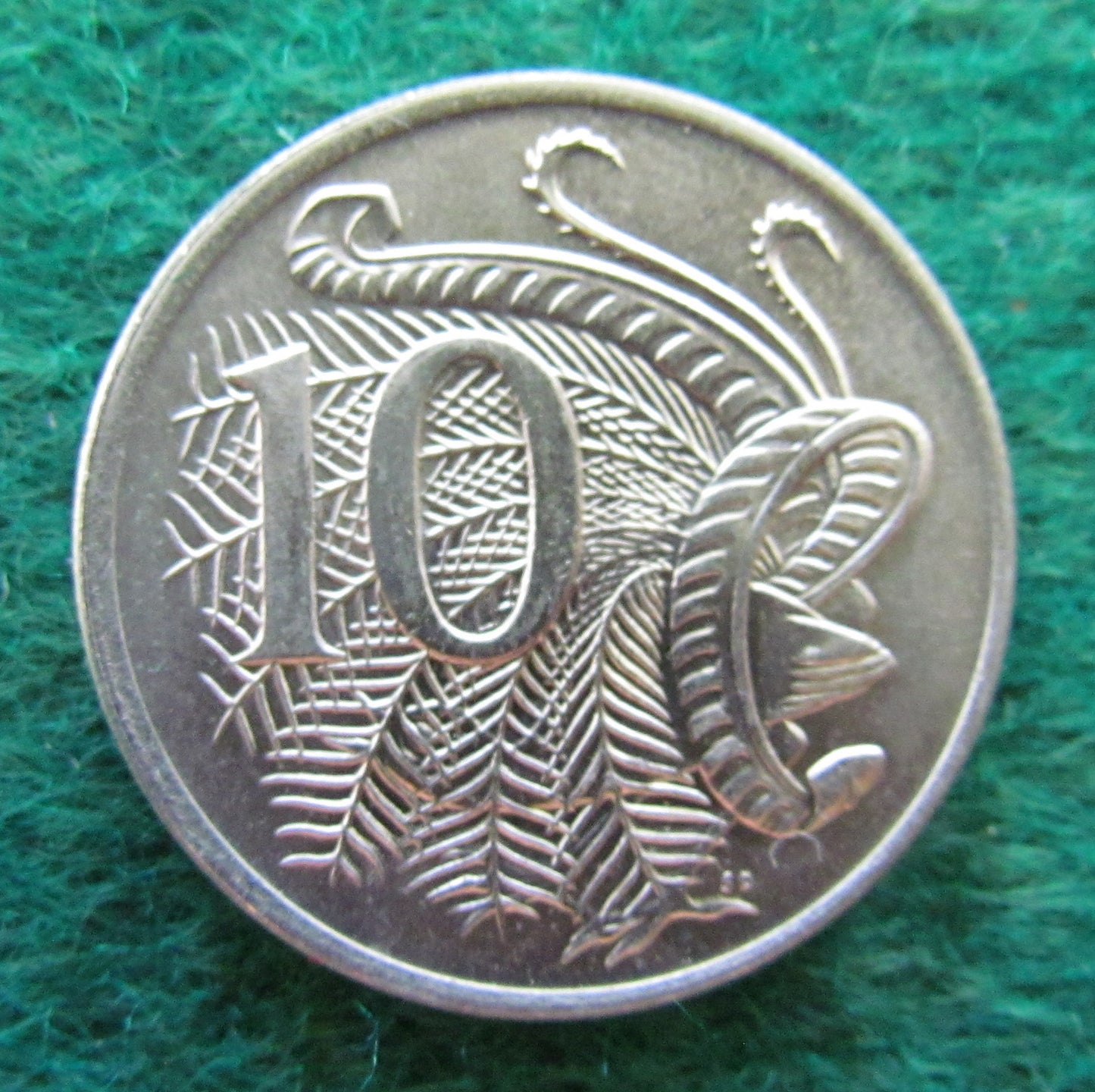 Australian 1982 10 Cent Queen Elizabeth II Coin - Circulated