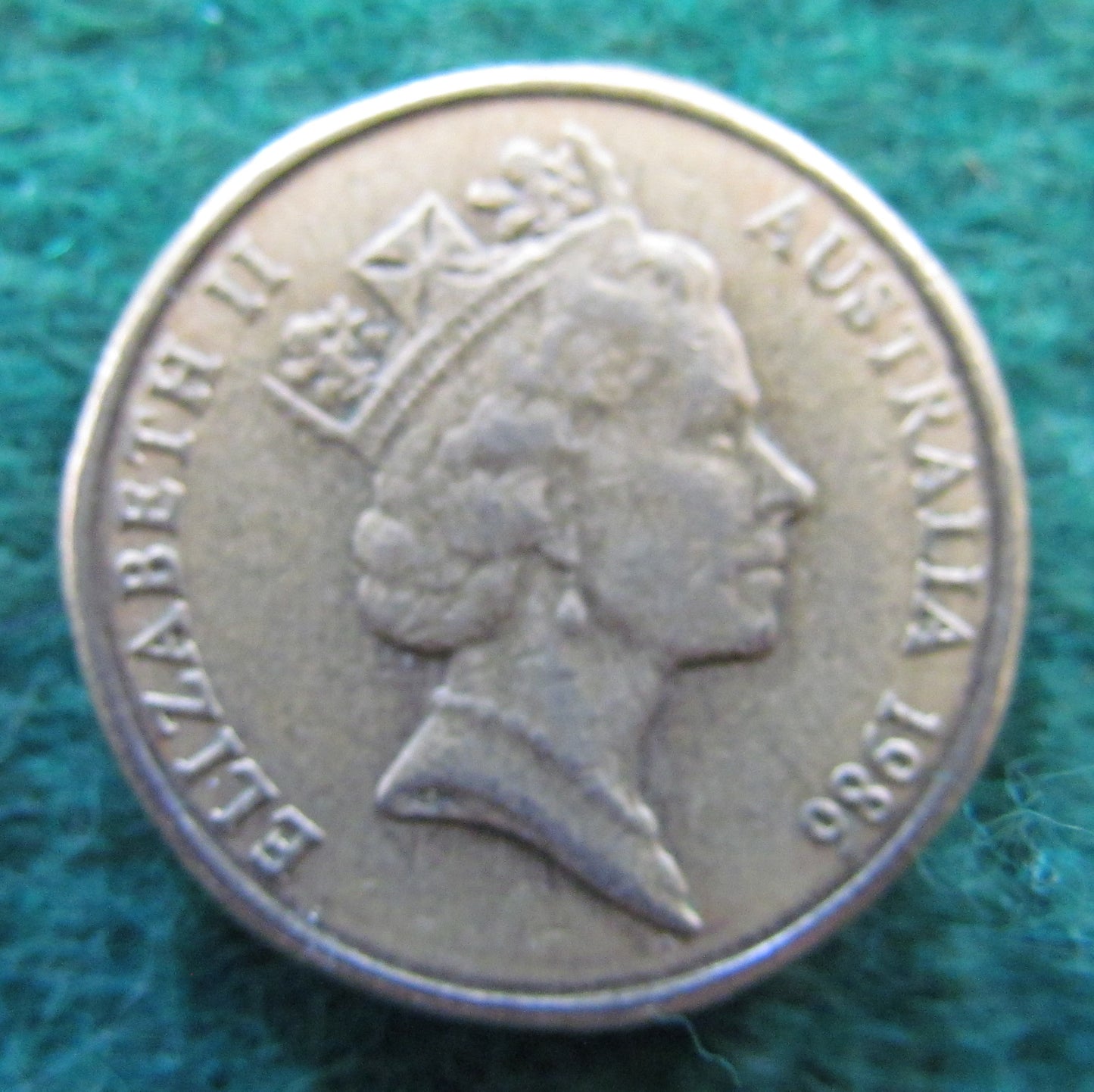 Australian 1986 1 Dollar International Year Of Peace Queen Elizabeth Coin - Circulated