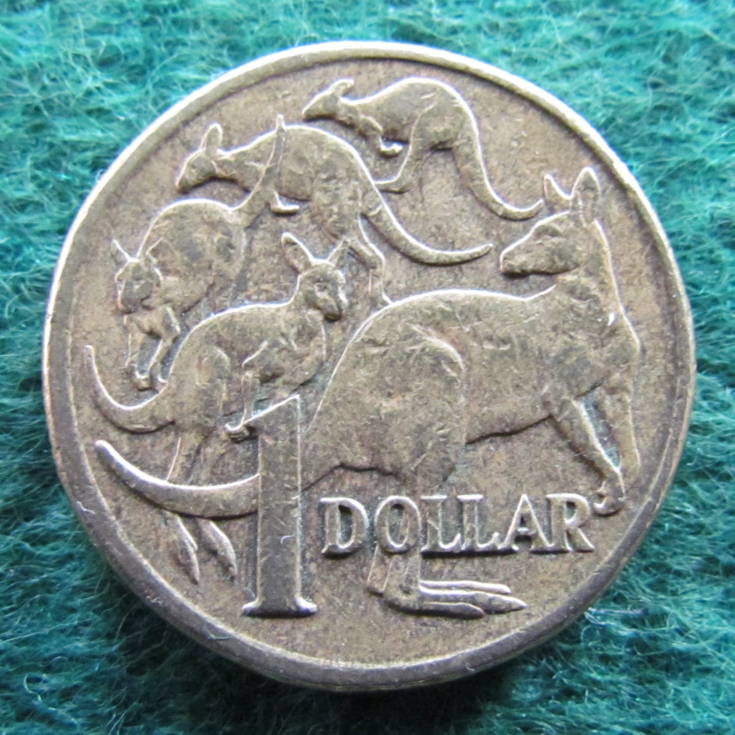 Australian 2004 1 Dollar MOR Queen Elizabeth Coin - Circulated