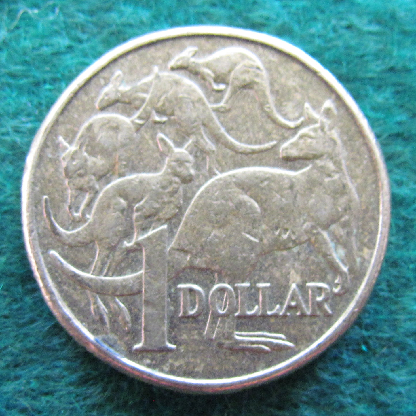 Australian 2010 1 Dollar Queen Elizabeth Coin - Circulated