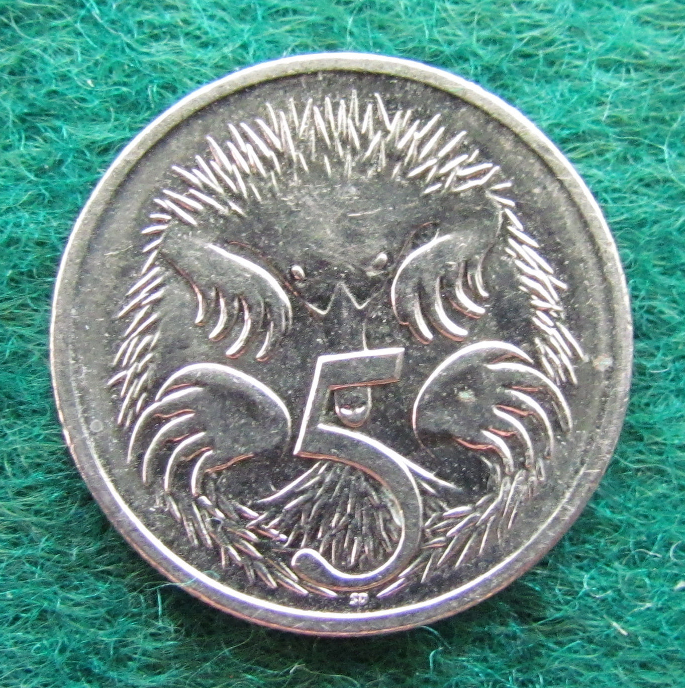 Australian 2010 5 Cent Queen Elizabeth II Coin - Circulated