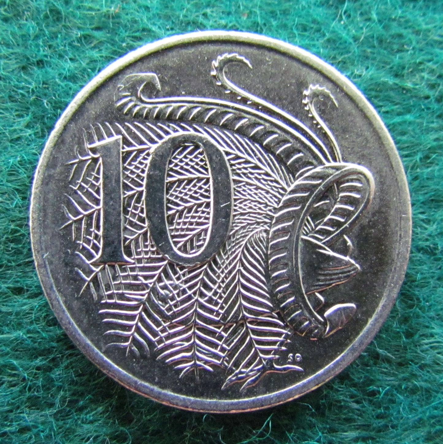 Australian 2014 10 Cent Queen Elizabeth II Coin - Circulated