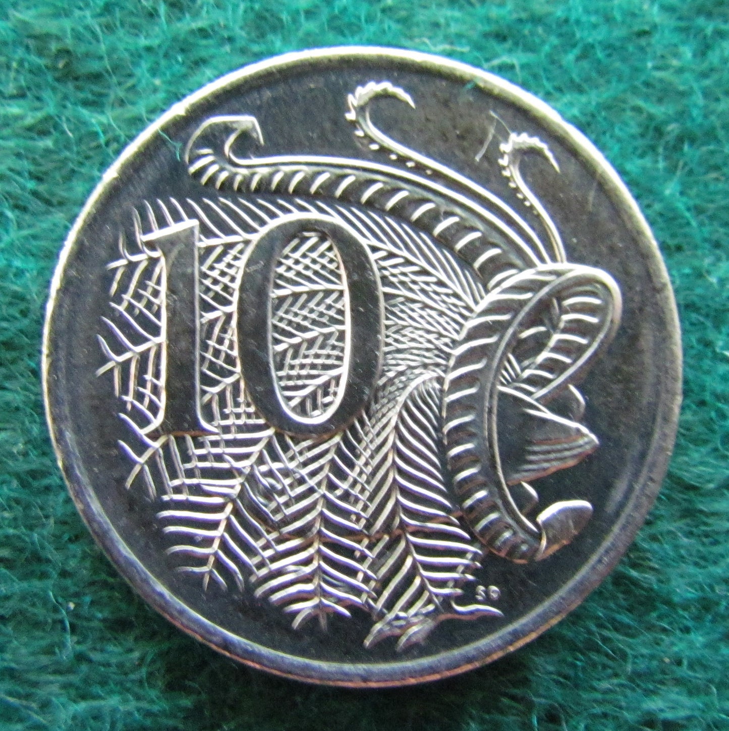 Australian 2016 10 Cent Queen Elizabeth II Coin - Circulated