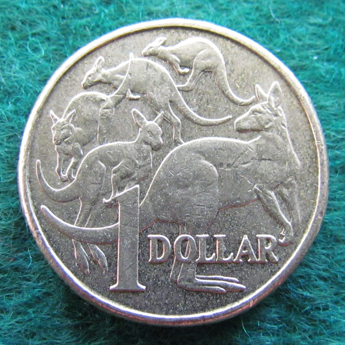 Australian 2017 1 Dollar Queen Elizabeth Coin - Circulated