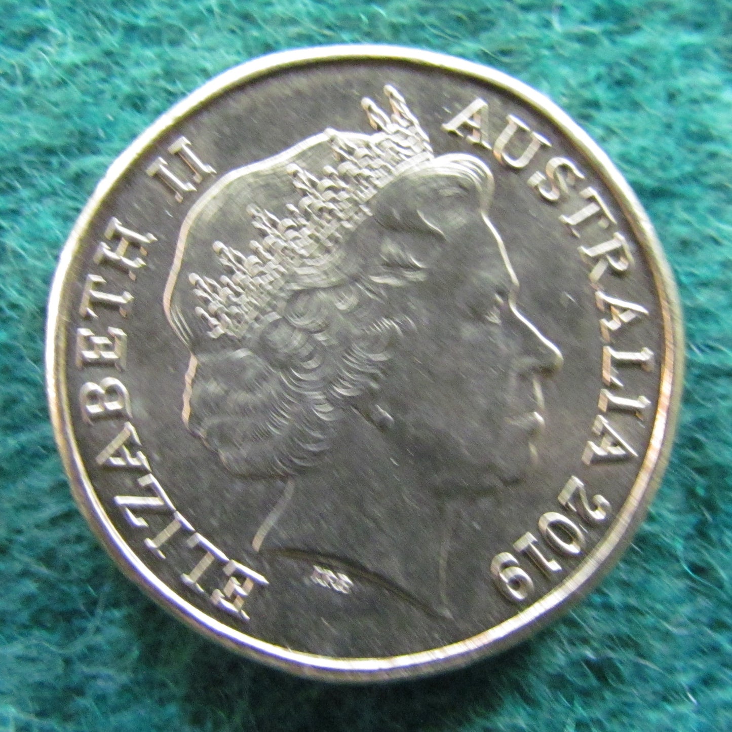 Australian 2019 U 1 Dollar MOR Queen Elizabeth Coin - Circulated