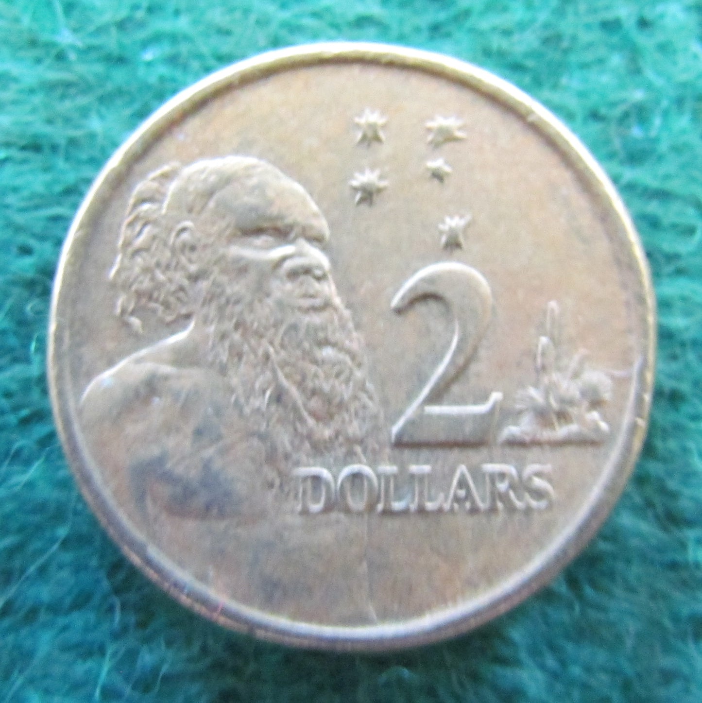 Australian 2005 2 Dollar Aboriginal Elder Queen Elizabeth Coin - Circulated