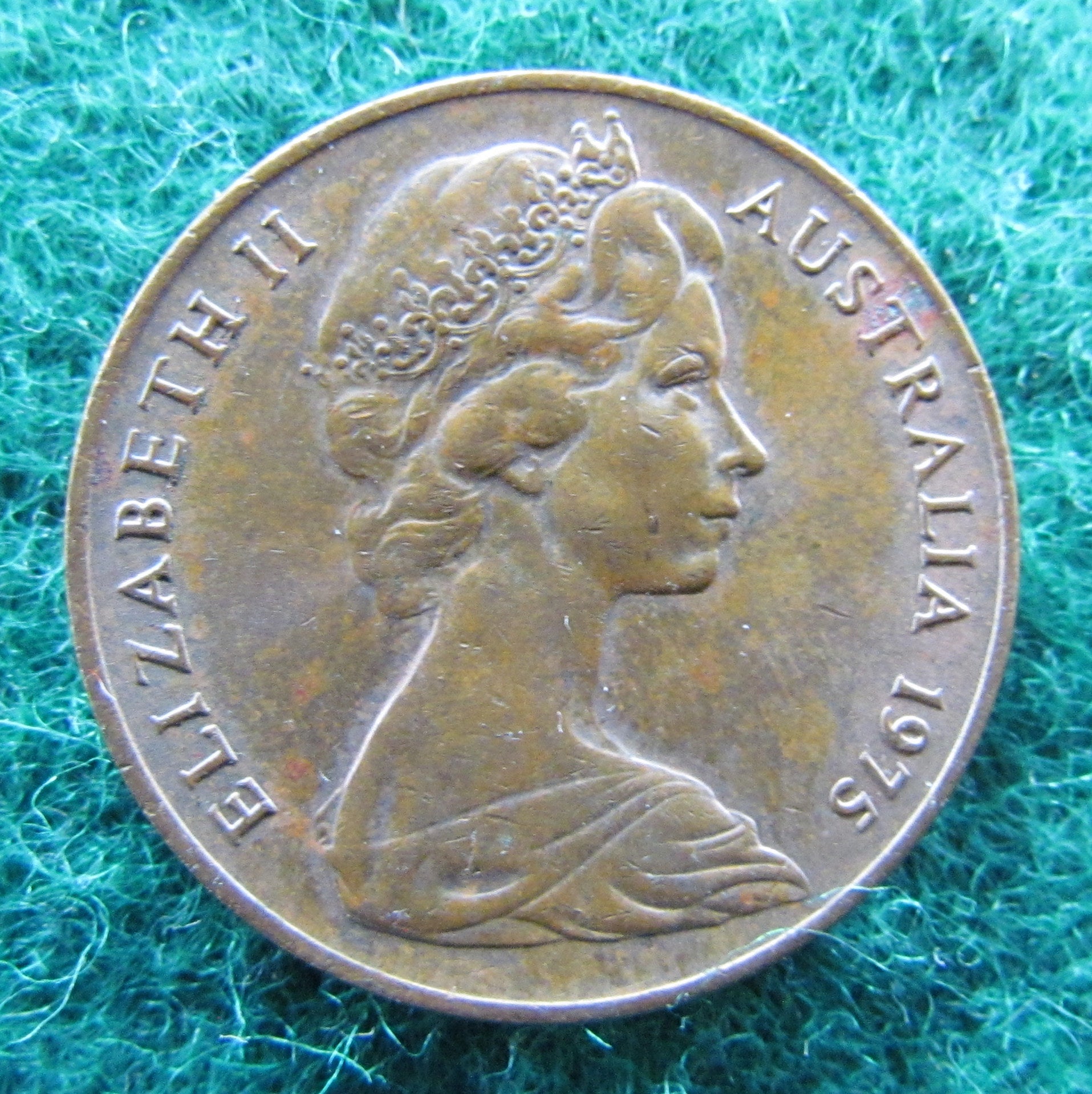 Australian 1975 2 Cent Queen Elizabeth II Coin Gumnut Antiques