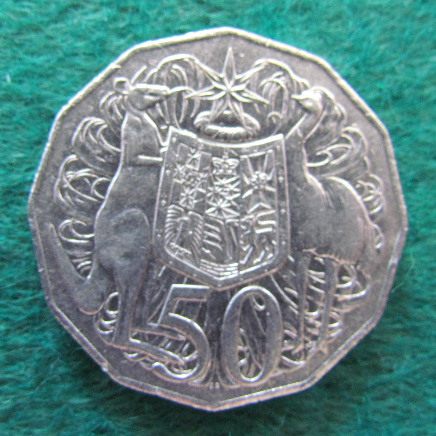 Australian 2011 50 Cent Coin Coat Of Arms - Circulated