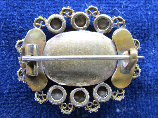 Unmarked Gold Oval Mourning Brooch set With Pearls