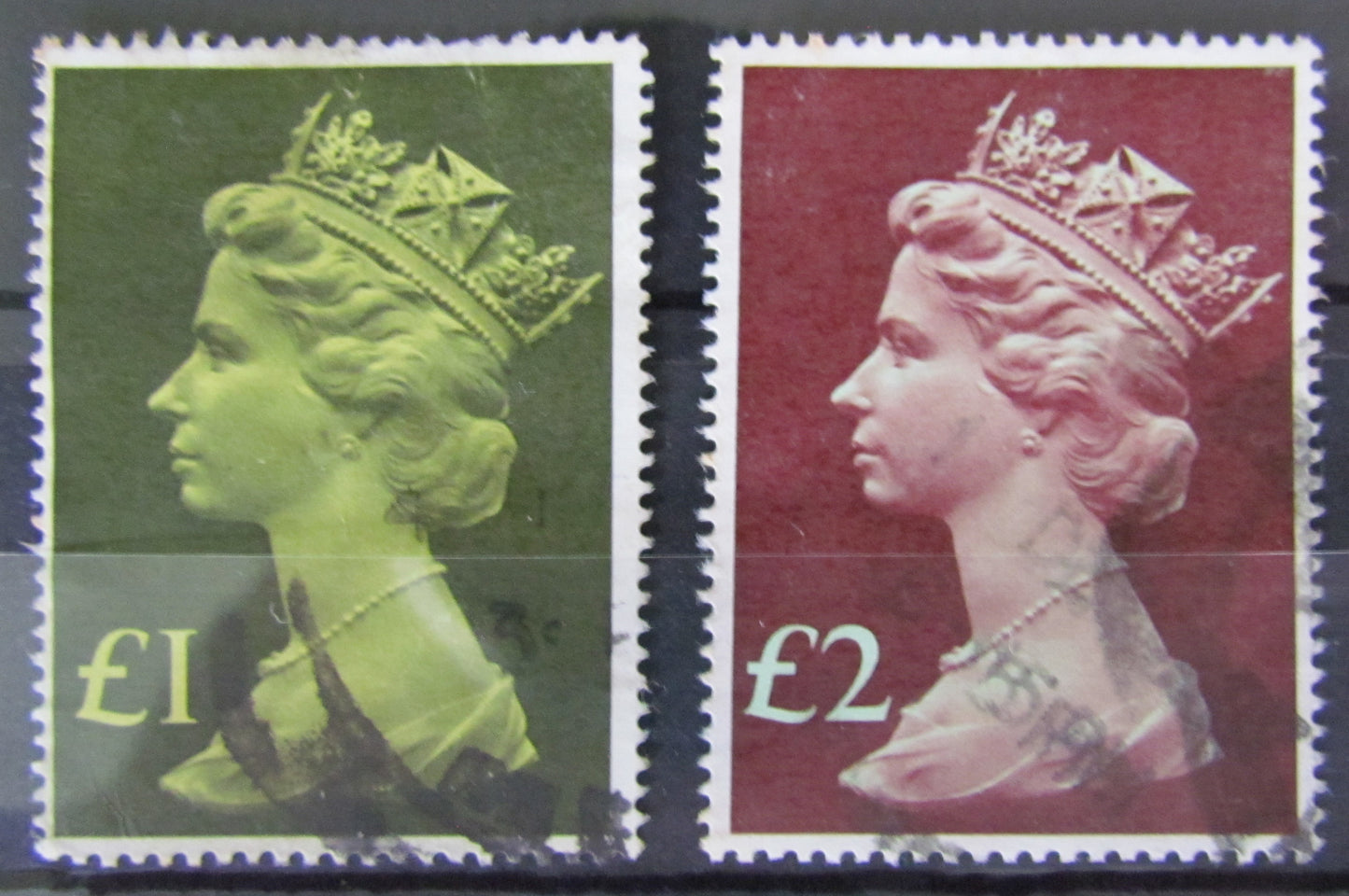 GB Great Britain England 1970's Queen Elizabeth Heads Large Format Stamps (2) Cancelled