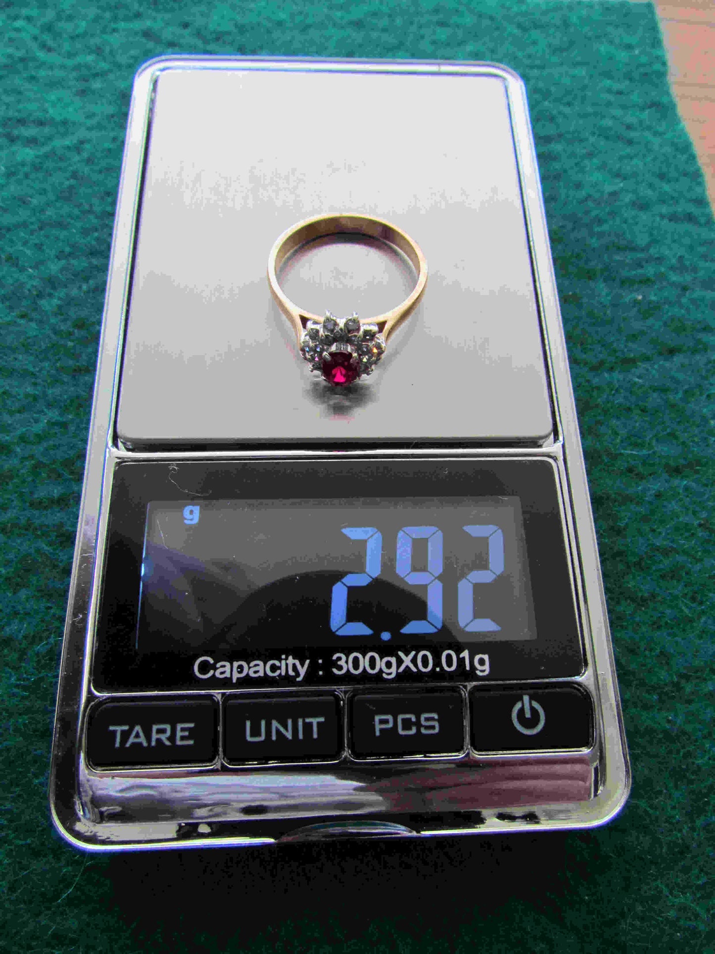 9ct Gold Ruby & Diamond Dress Ring 2.92gms