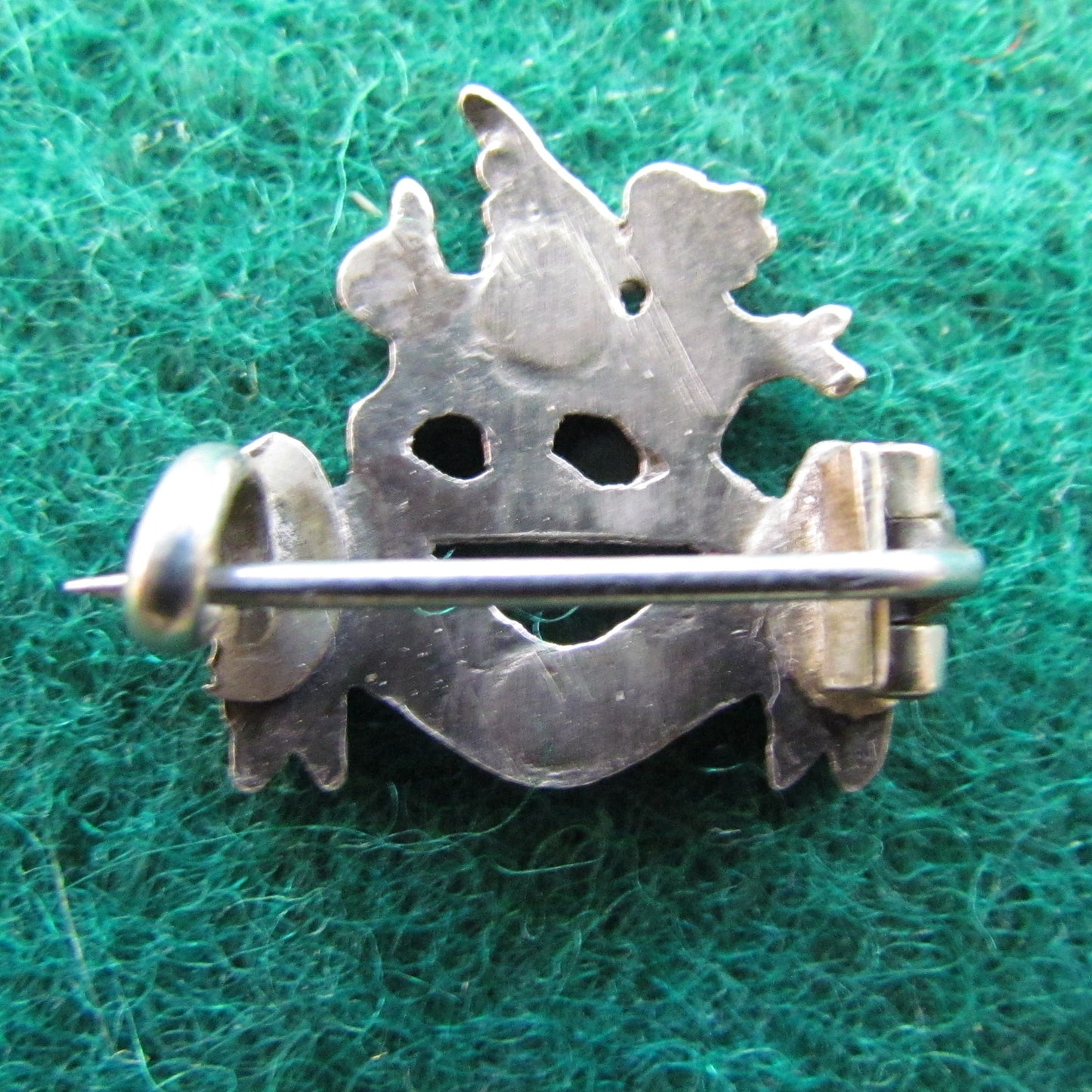 Sweet Hearts Badge Brooch Brecknockshire South Wales Borders Battalion WWII