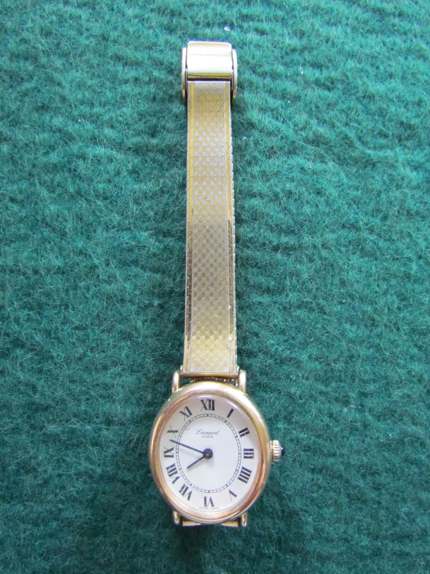 Leonard Geneve Swiss Made Mechanical Rolled Gold Ladies Wristwatch