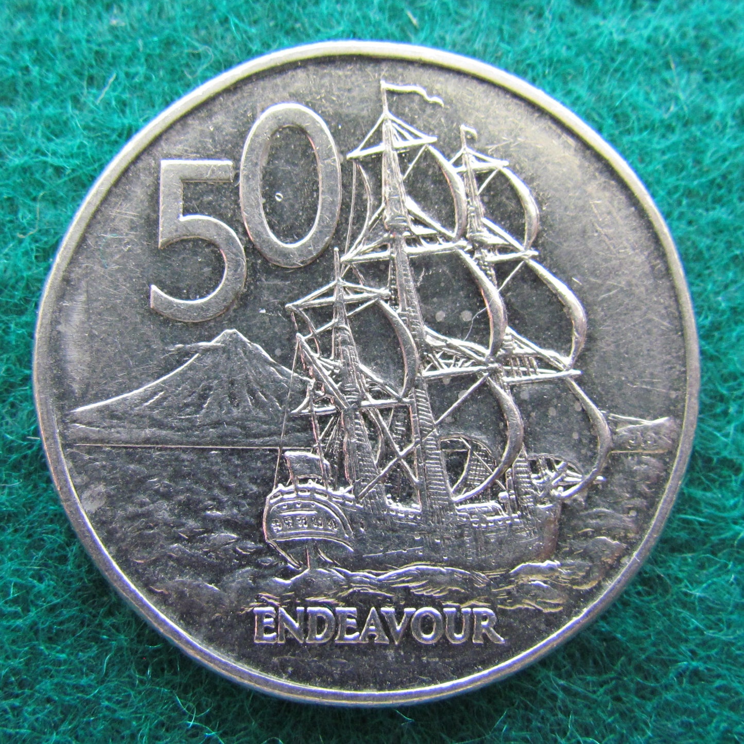 New Zealand 1988 50 Cent Queen Elizabeth Coin