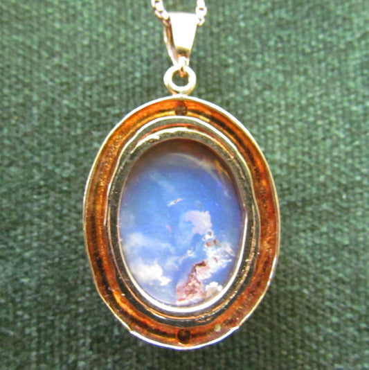 18ct Oval Opal Pendant And 9ct Gold Chain Set With 2 Diamonds