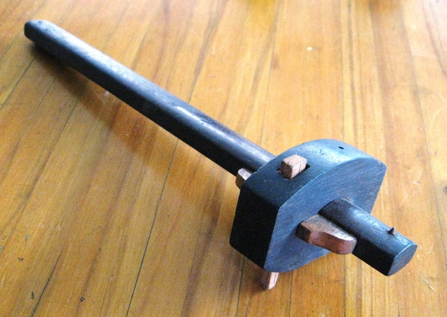 Single pointed wooden marking gauge c1930