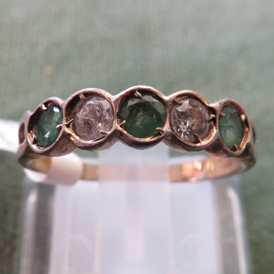 800 Silver Ring Set With Inline Green & Clear Stones