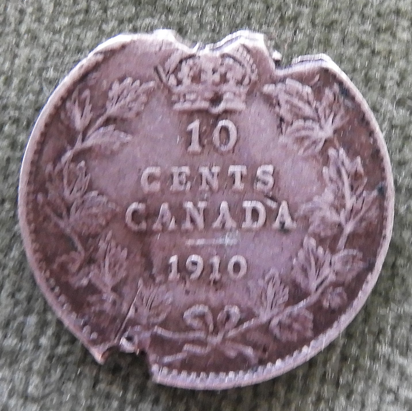 Canada 1910 10 Cent Silver Coin - Disfigured