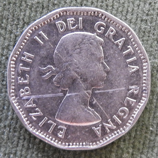 Canada 1961 5 Cent Coin Queen Elizabeth II Beaver