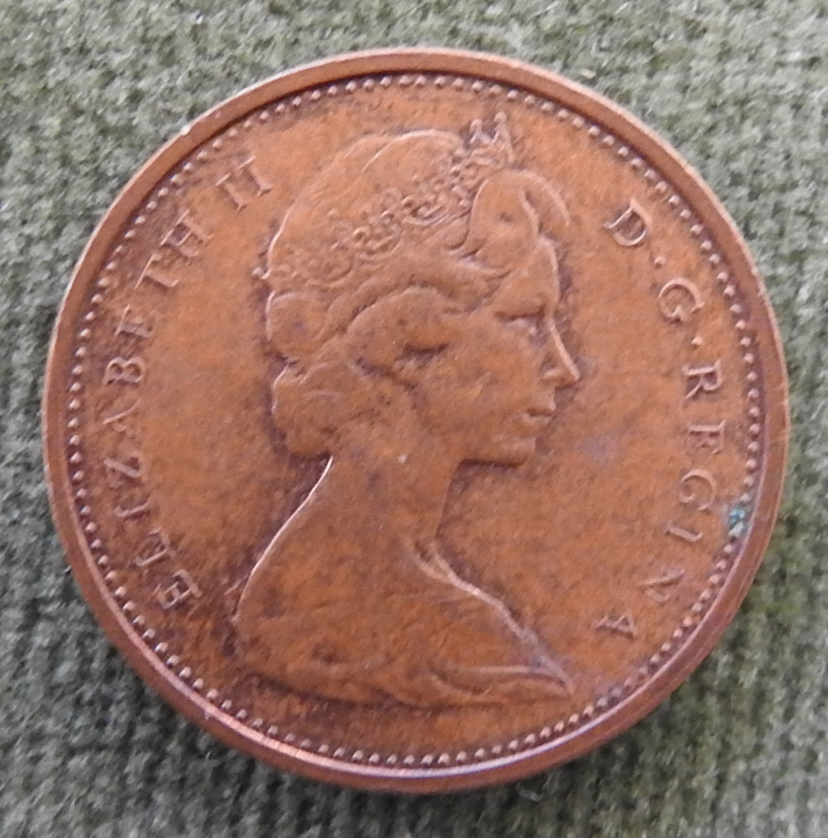 Canada 1972 1 Cent Maple Twig Queen Elizabeth II Coin