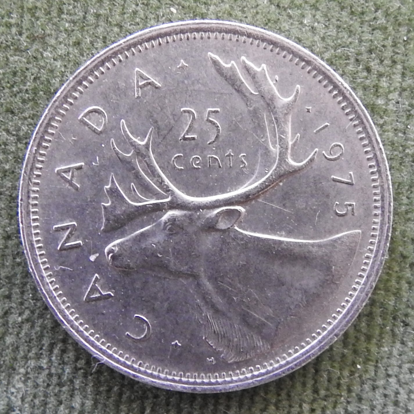 Canada 1975 25 Cent Caribou Queen Elizabeth II Coin