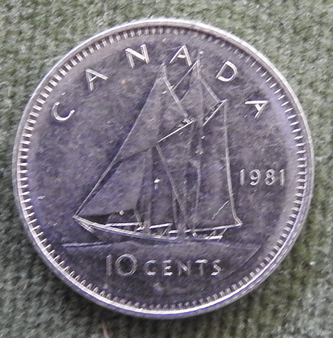 Canada 1981 10 Cent Bluenose Under Sail Queen Elizabeth II Coin