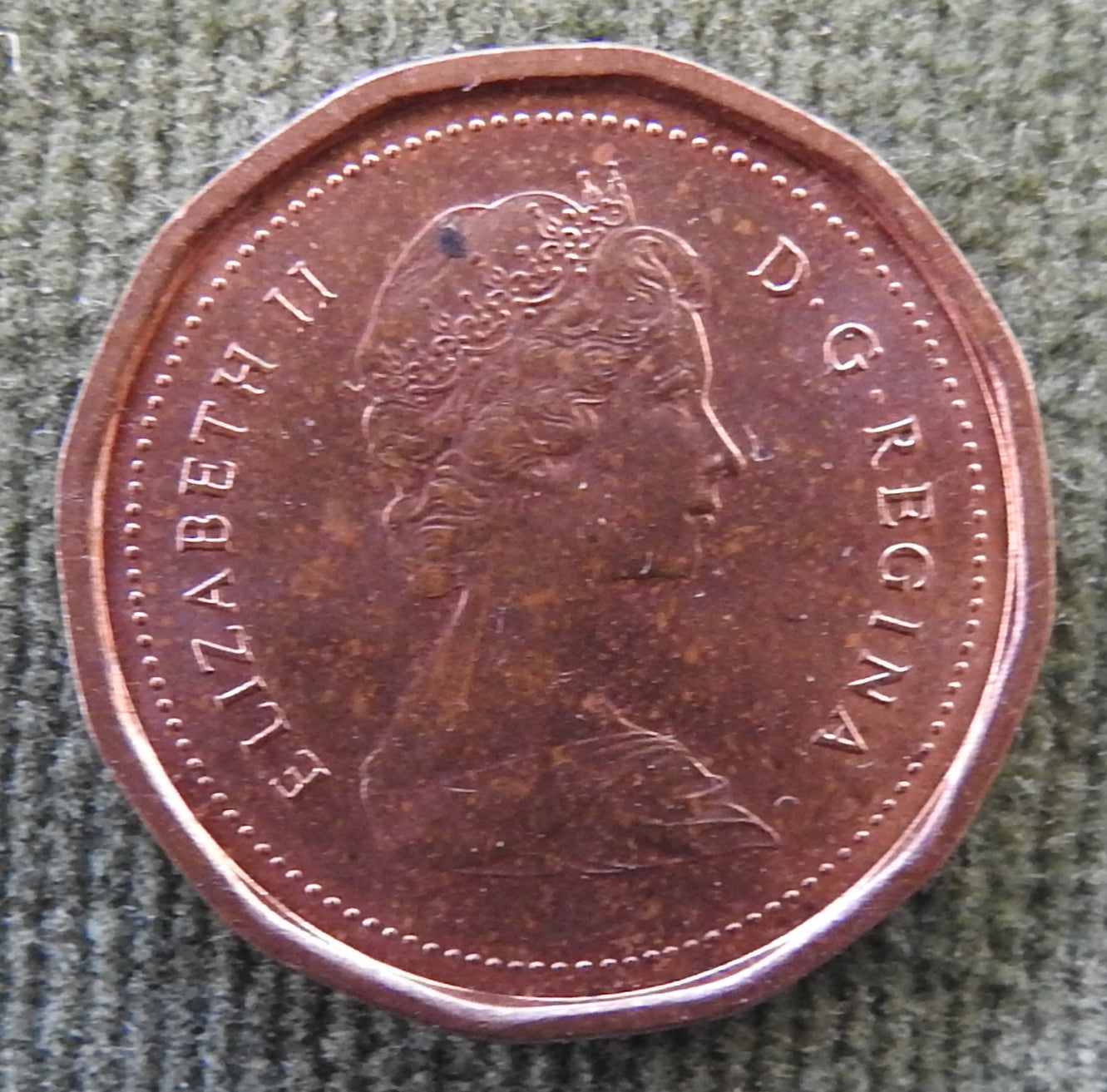 Canada 1982 1 Cent Maple Leaf Queen Elizabeth II Coin