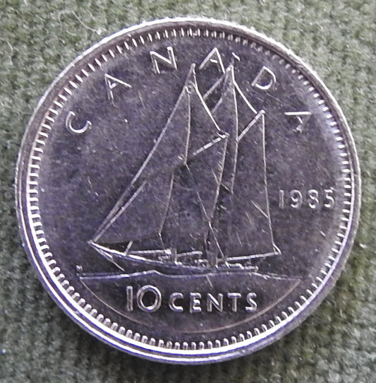Canada 1985 10 Cent Bluenose Under Sail Queen Elizabeth II Coin