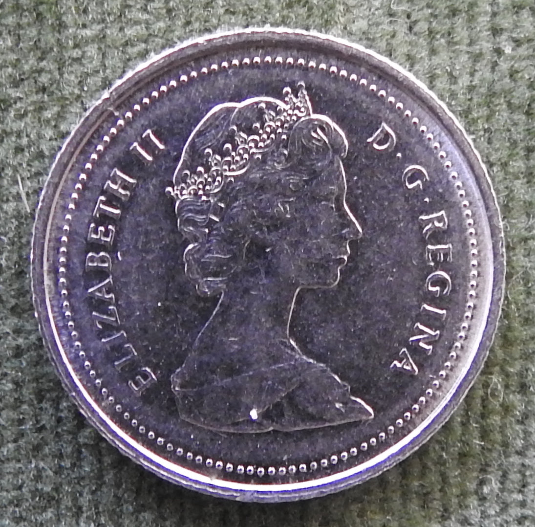 Canada 1985 10 Cent Bluenose Under Sail Queen Elizabeth II Coin