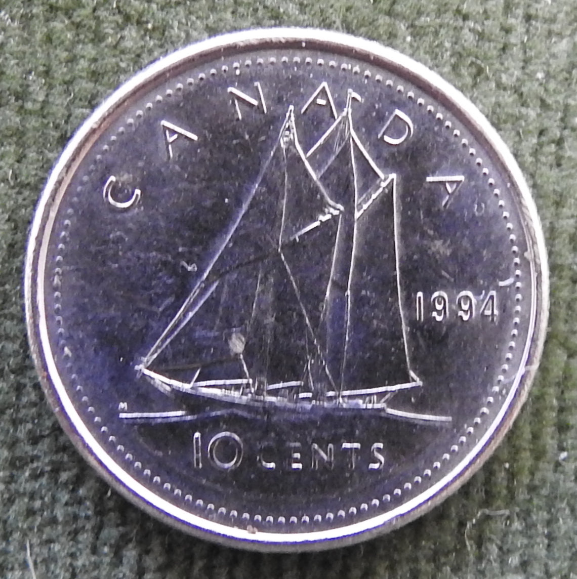 Canada 1994 10 Cent Bluenose Under Sail Queen Elizabeth II Coin