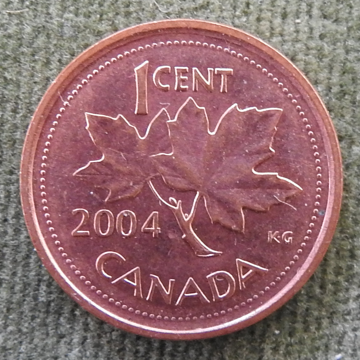 Canada 2004 1 Cent Coin Queen Elizabeth II Maple Twig