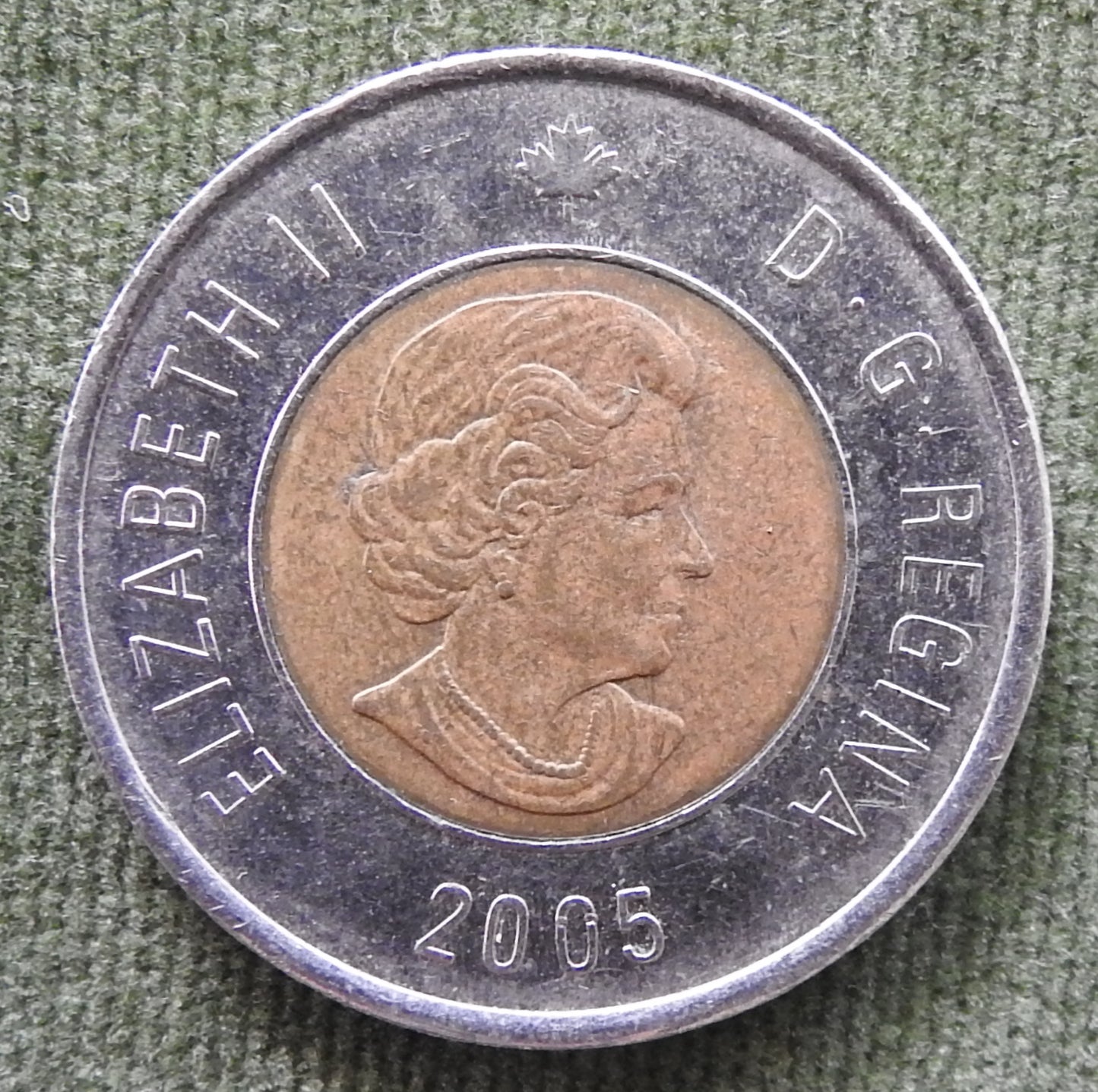 Canada 2005 2 Dollar Bimetal Queen Elizabeth II Coin